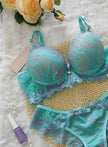Conjunto Sophia em Renda Chantily e Acessórios Banhados a Ouro