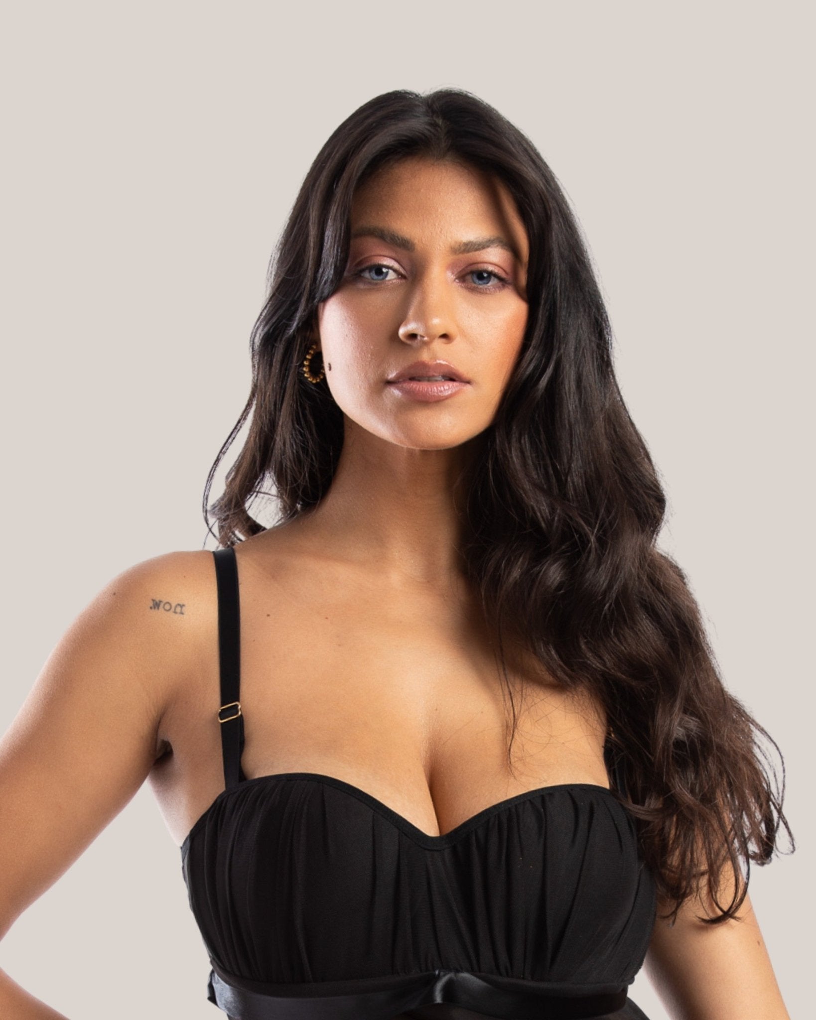 Camisola Luna Tule Tomara que Caia e Acessórios Banhados a Ouro 24K - DE RENDA LINGERIE