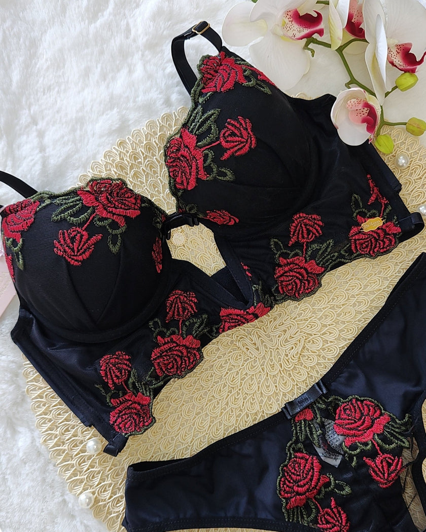 Conjunto Bela Lingerie Luxo em Tule Bordado - DE RENDA LINGERIE