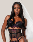 Conjunto Louise em Renda Chantilly e Acessórios Banhados a Ouro 24K - DE RENDA LINGERIE